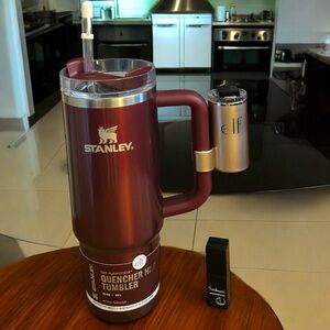 Stanley x E.L.F Bundle! 30oz Tumbler + Lip Gloss Holder + 2 Lip Oils & Cover!NWT